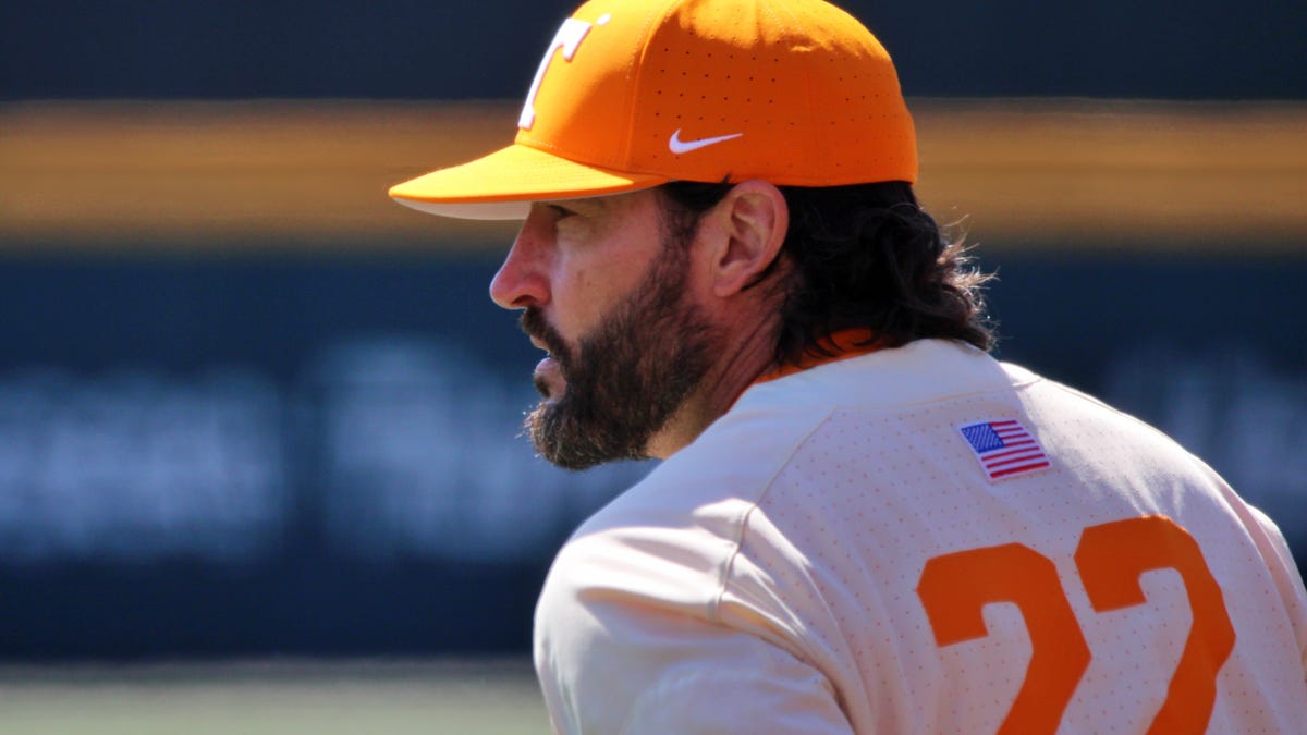 Giants introduce Tony Vitello as manager in MLB