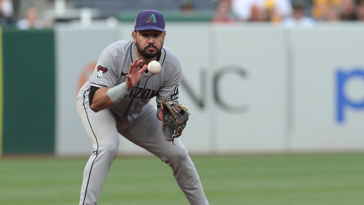 Ex-Diamondbacks 3B Eugenio Suarez, Mariners top Jays for 3-2 ALCS edge