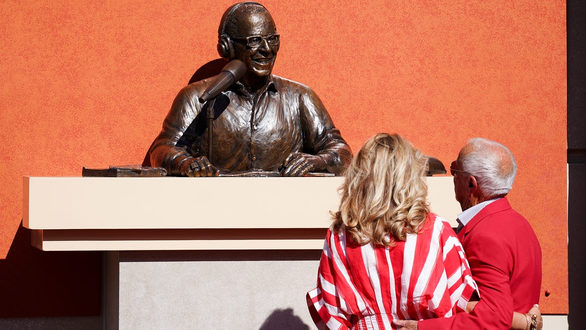 Reds' Marty Brennaman statue outside GABP damaged