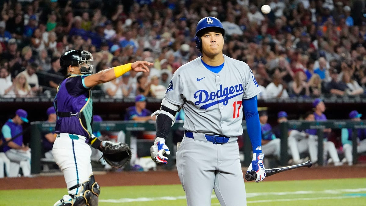 DBacks, Reds and Mets play rock-paper-scissors for NL wild-card spot
