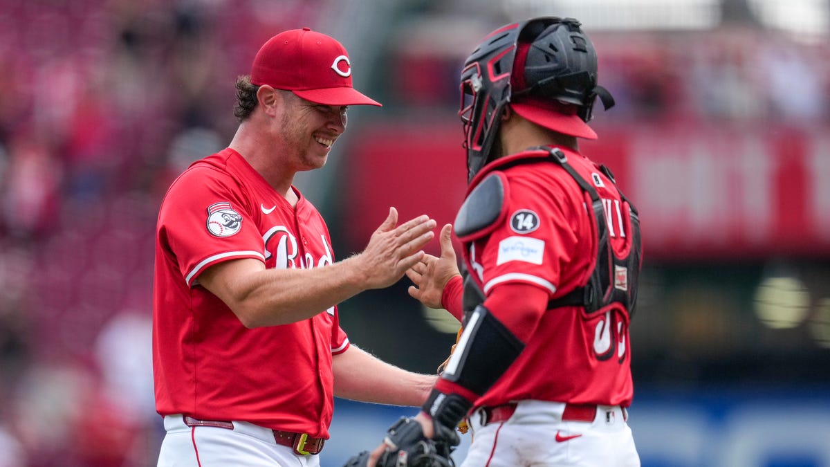 Cincinnati Reds playoff chances slightly improve after Pittsburgh loss