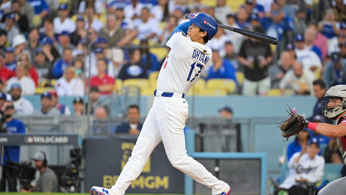 Watch Shohei Ohtani home runs in Dodgers-Reds Game 1