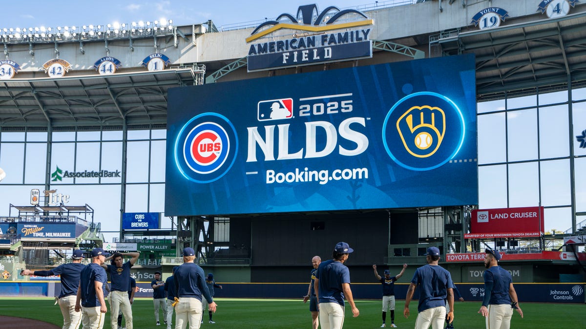 Watch Brewers vs Cubs today in NLDS Game 1; TV channel, time, stream
