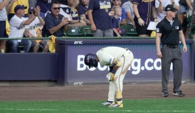 Brewers star exits NLDS Game 1 vs Cubs