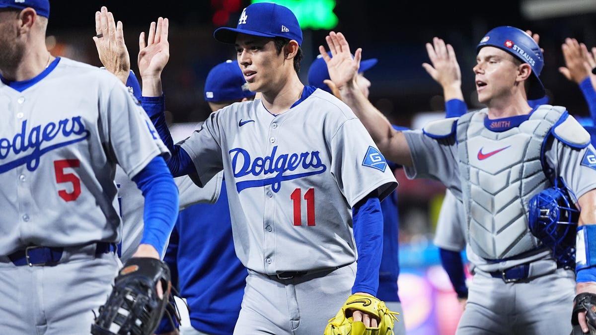 Dodgers, Brewers take commanding 2-0 leads in NLDS
