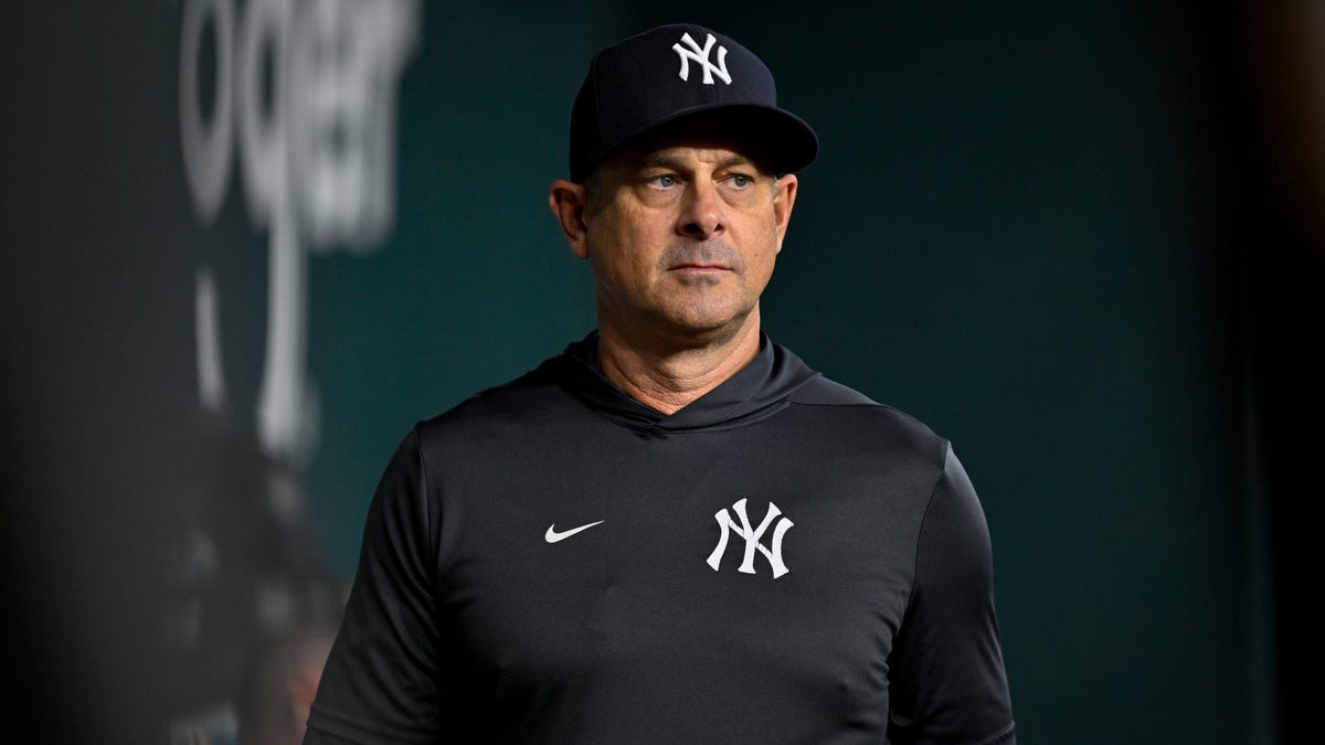 Aaron Boone back with Yankees for 2026, with coaching staff changes