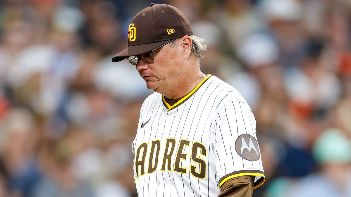 Padres' Mike Shildt shockingly retires after MLB playoff trips
