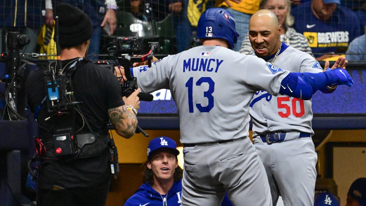 What time is Dodgers vs Brewers Game 3 today? TV channel, watch NLCS