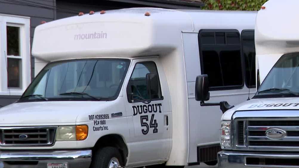 Milwaukee bars prepare for Brewers' first-ever postseason series against Cubs