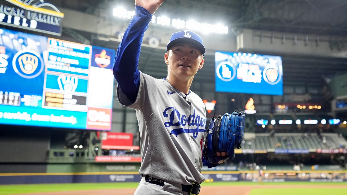 Dodgers look unbeatable with Yoshinobu Yamamoto in MLB playoffs