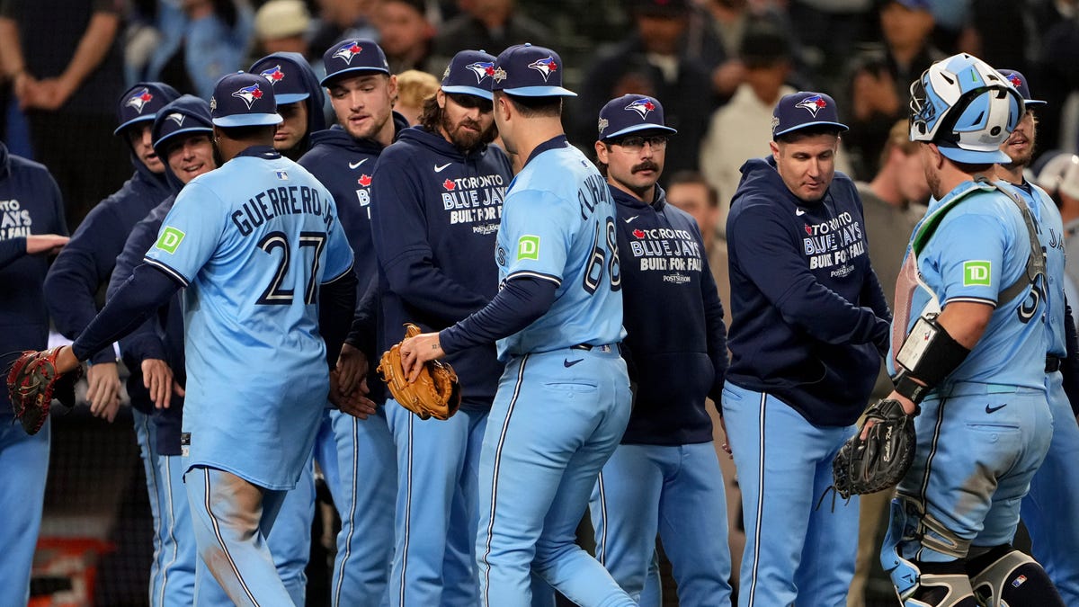 Blue Jays hit five homers to cut Mariners' ALCS lead to 2-1