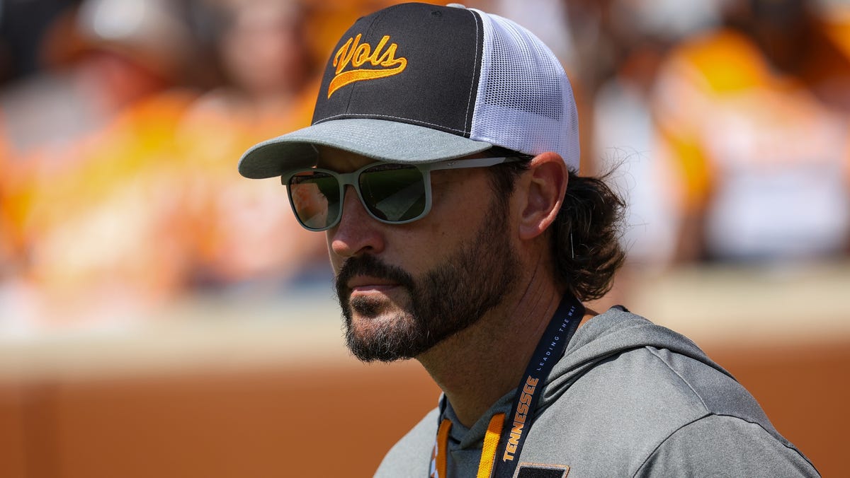 Giants in talks with Tennessee coach Tony Vitello for manager job