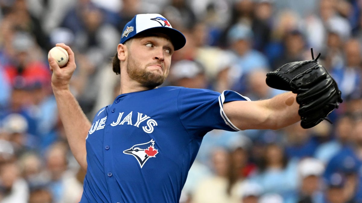 Blue Jays' Trey Yesavage pitching to save season vs Mariners in ALCS