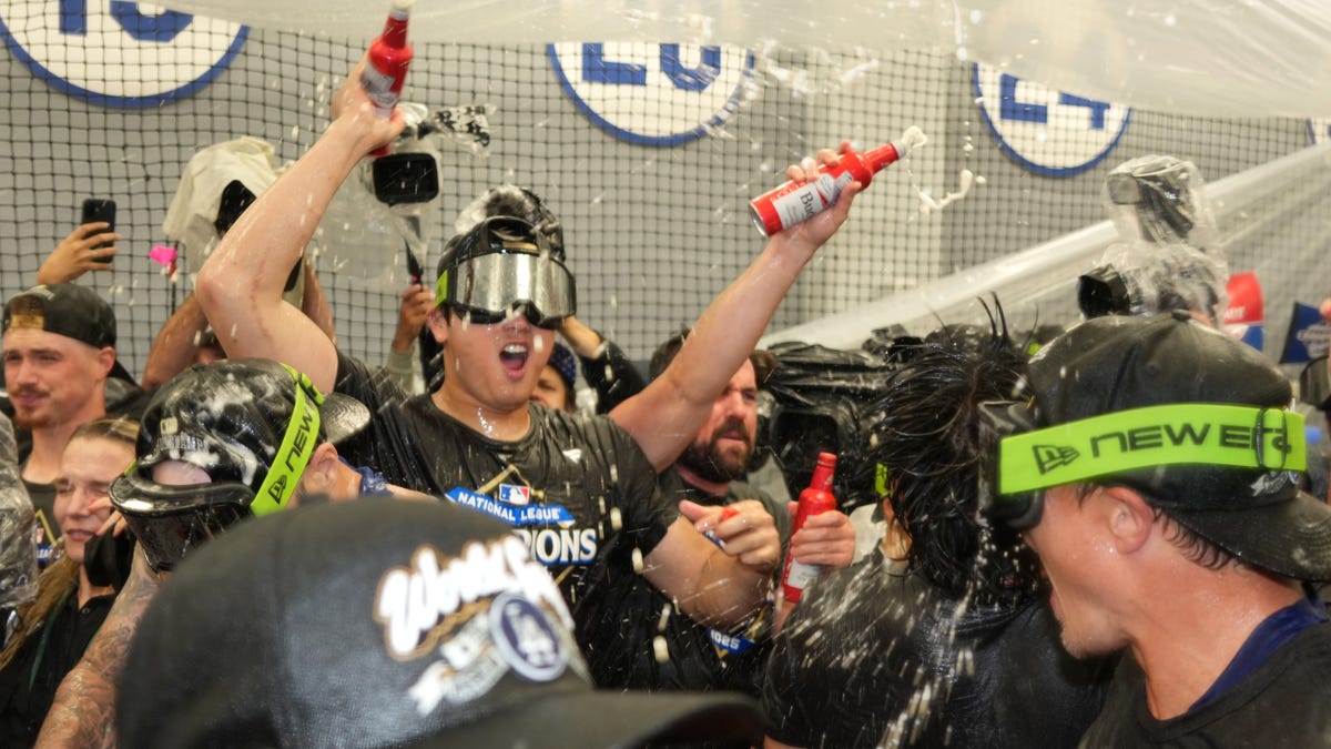 Major League Baseball needs an NFL-style salary cap and floor