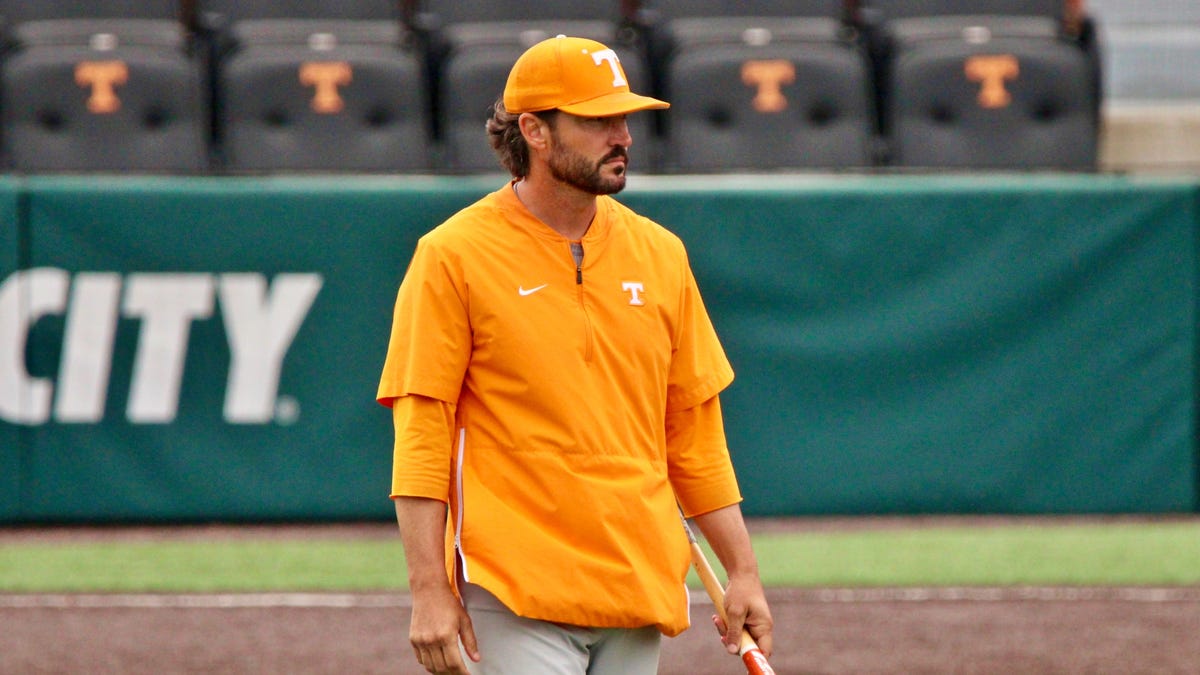 Tony Vitello leaves Tennessee for San Francisco Giants: Social media reacts