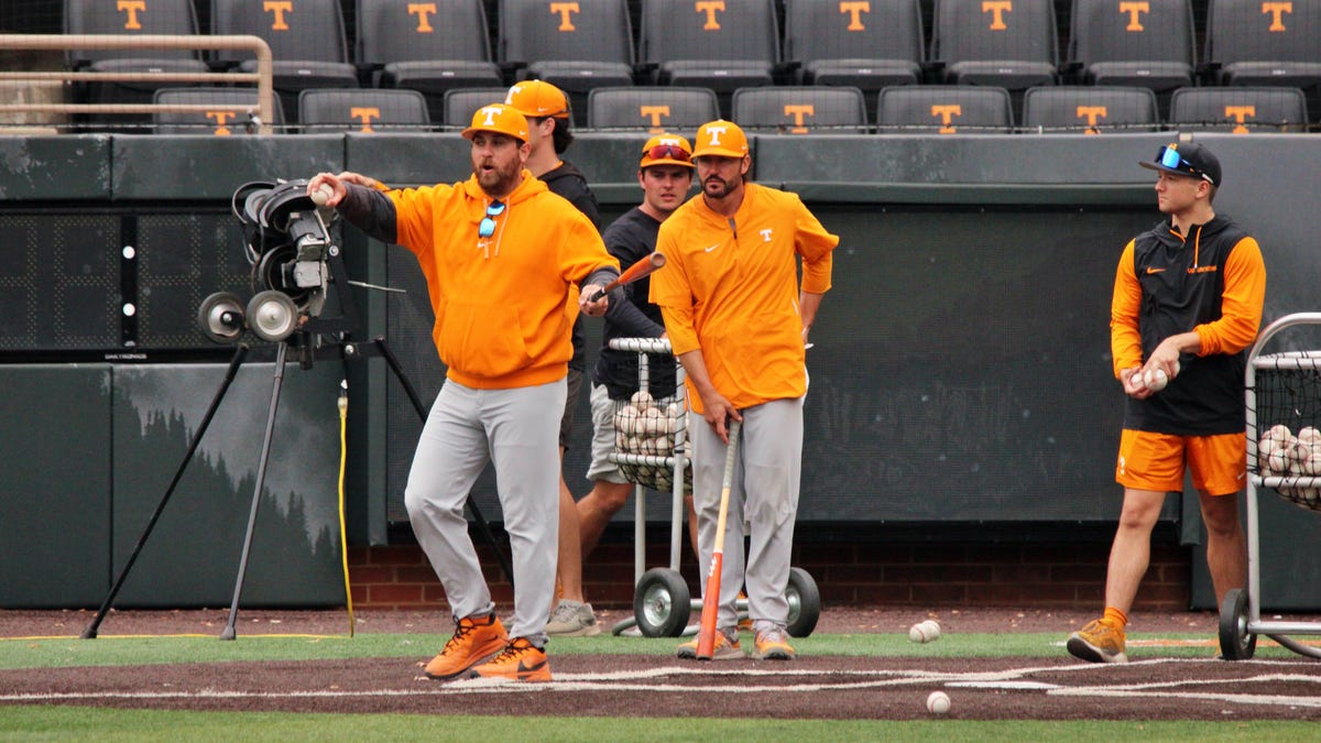 Who is Tony Vitello? Age, record, more for Giants baseball manager