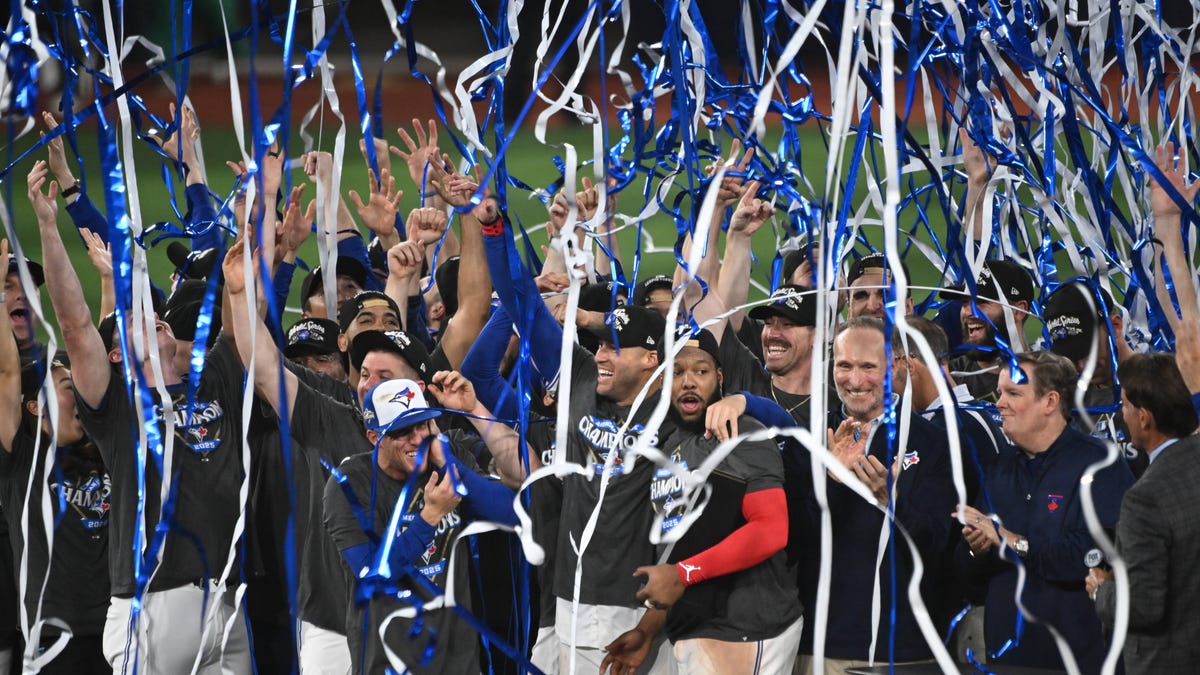 Who is in World Series 2025? MLB playoff bracket, schedule