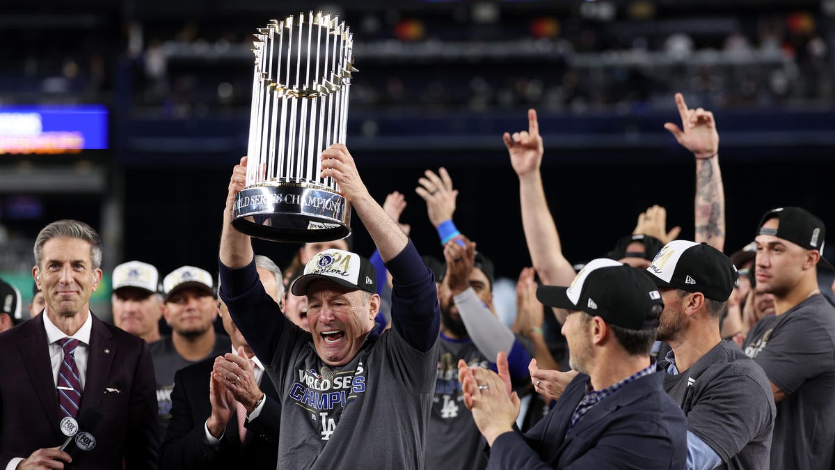 How many World Series have the Dodgers won?