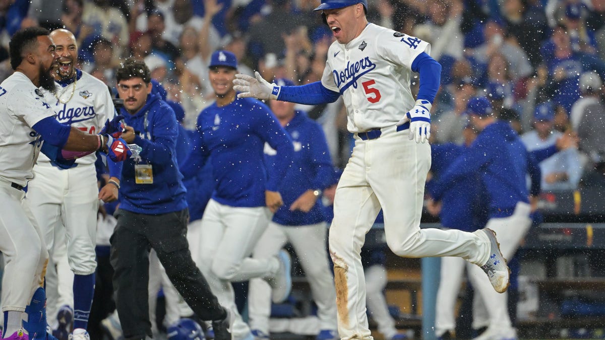 Dodgers vs Blue Jays World Series Game 3 by the numbers