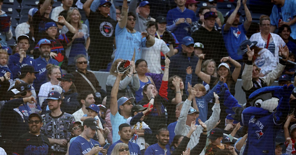 Rogers to offer 250 ticket pairs during Toronto Blue Jays' postseason run