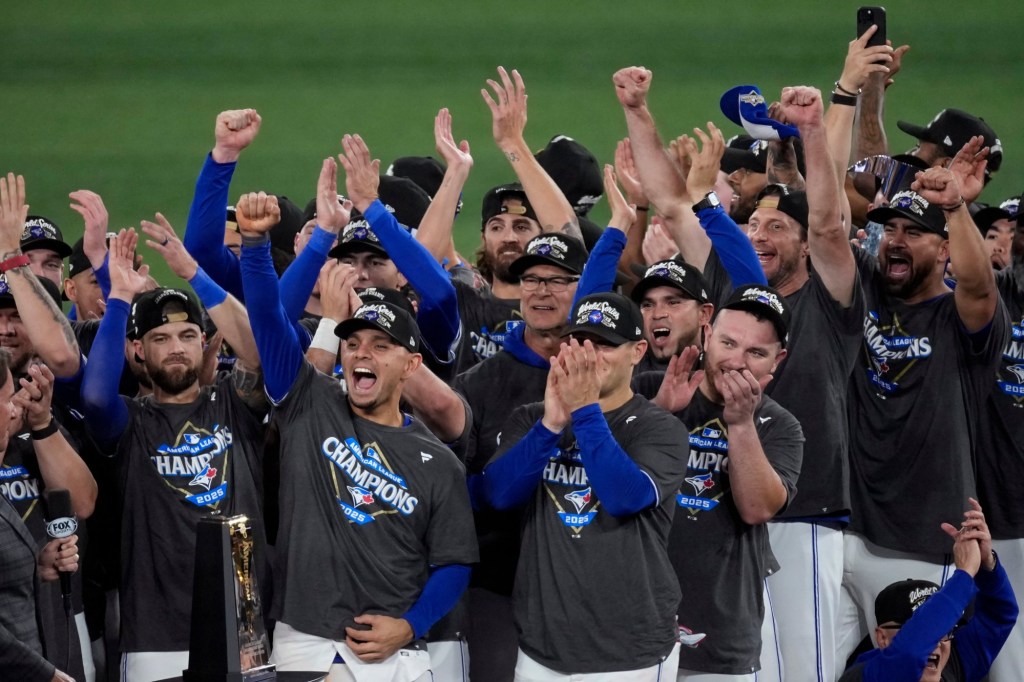 Lawrence’s John Schneider manages Blue Jays to World Series – Trentonian