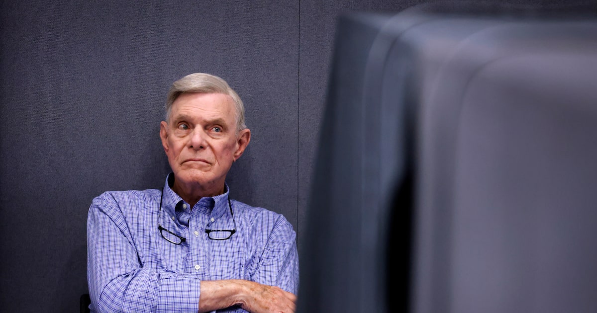 Here’s why Texas Rangers, Ray Davis can’t afford not to spend this offseason