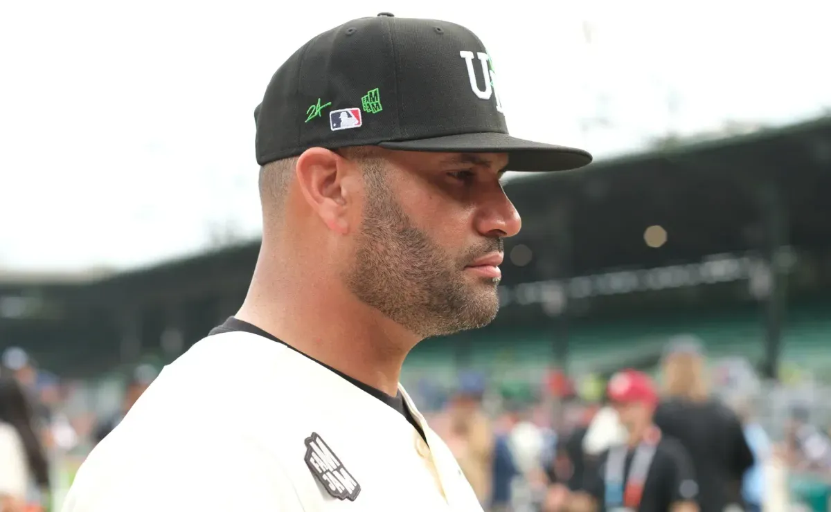 Cardinals legend Albert Pujols reportedly attracts interest from two franchises following Angels' snub