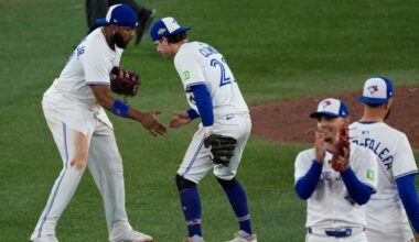 Toronto Blue Jays: City puts on outdoor screening for pivotal Game 7 against Mariners - Toronto
