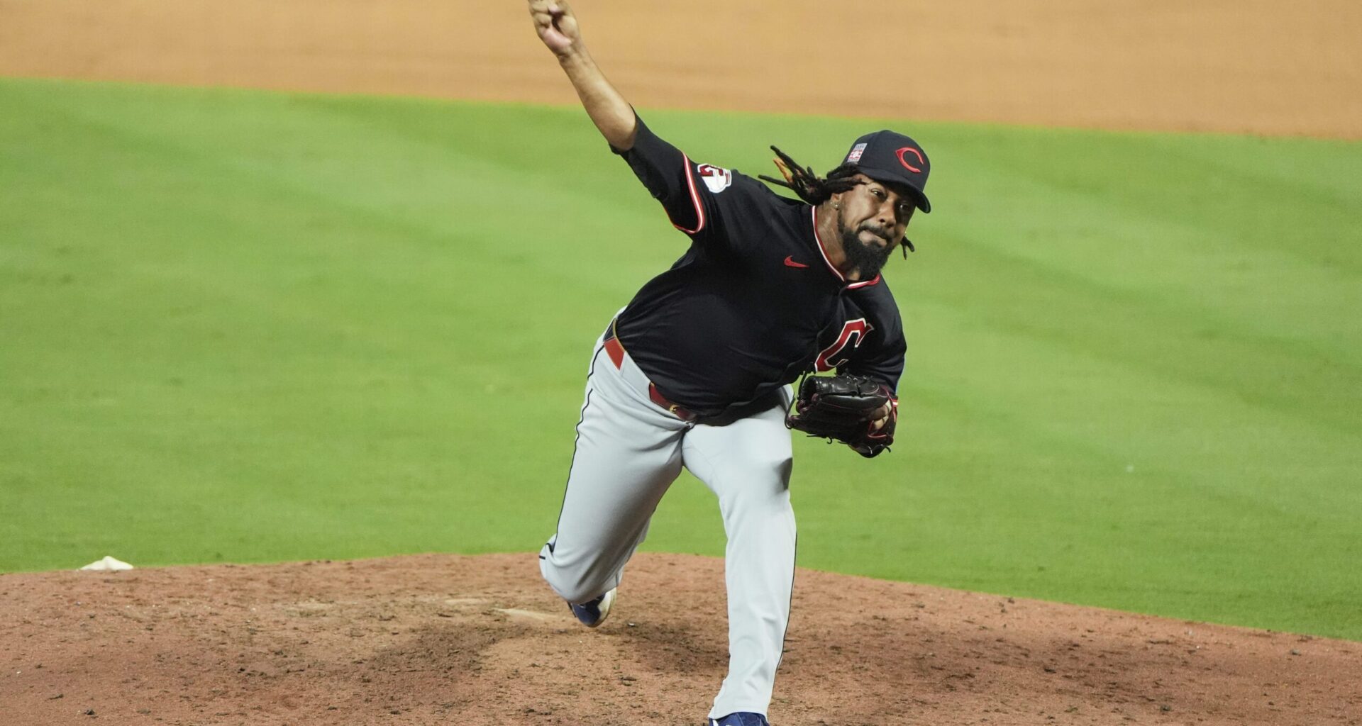 Report: Emmanuel Clase to Pitch For Tiburones de La Guaira After Being Barred From LIDOM