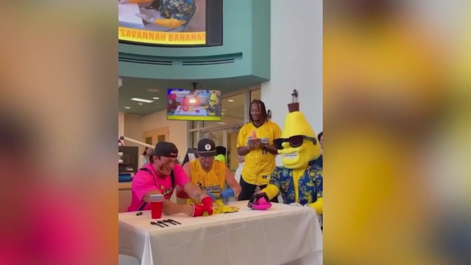 Savannah Bananas give back