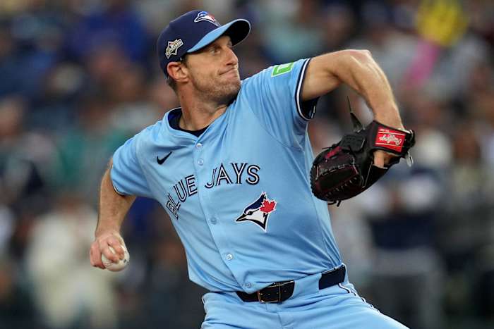 Scherzer turns back the clock and Blue Jays beat Mariners 8-2 in Game 4 to even ALCS