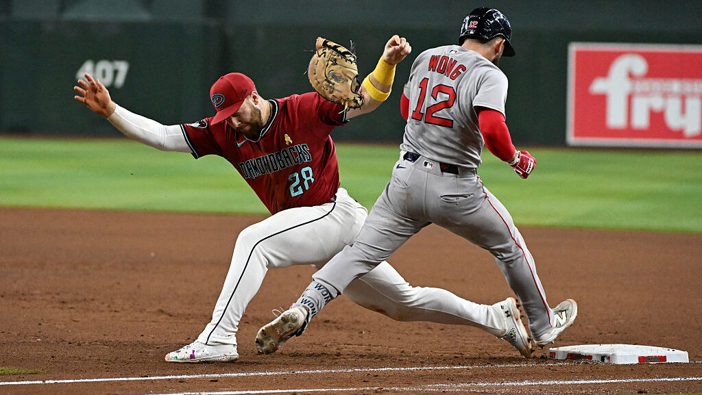 Diamondbacks blow it vs. Red Sox, waste huge opportunity