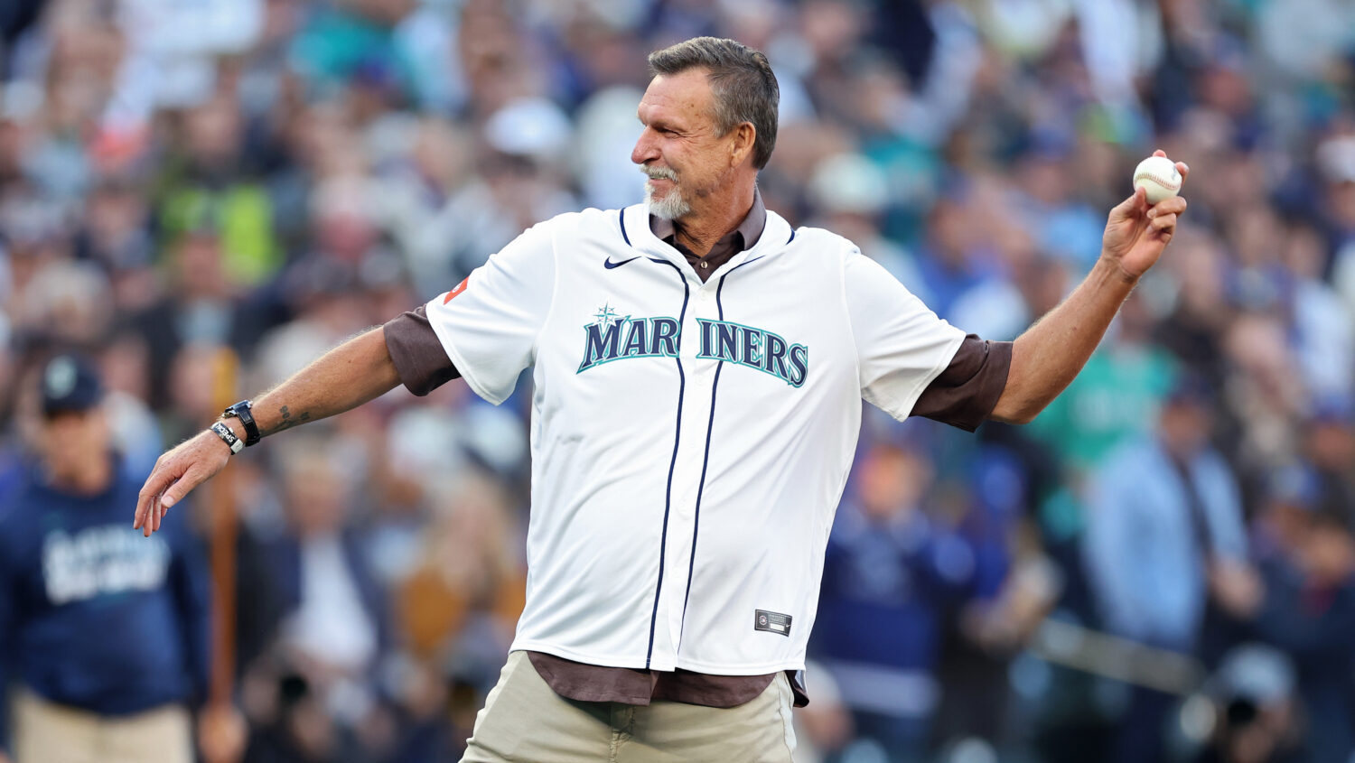 Randy Johnson Diamondbacks legend first pitch Mariners-Blue Jays Game 3 ALCS...