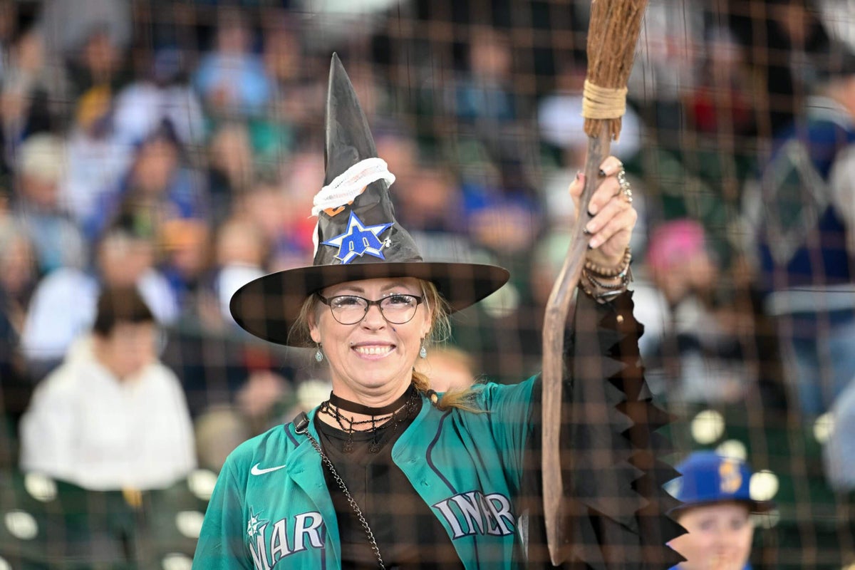 Etsy witches? Rally shoes? Long-suffering Mariners fans find help anywhere they can