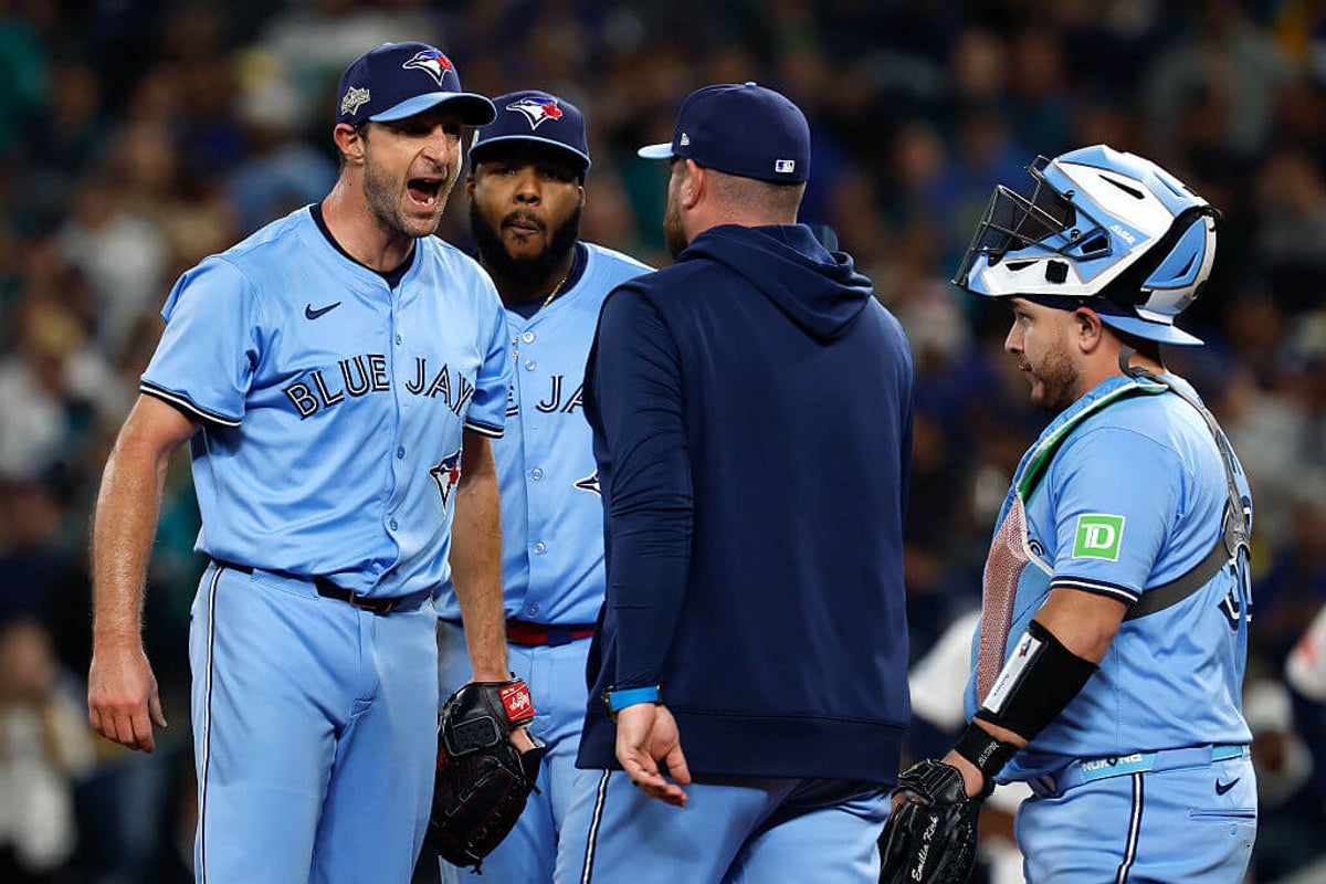 Inside the fiery, foul-mouthed mound visit that led Max Max to a signature October moment