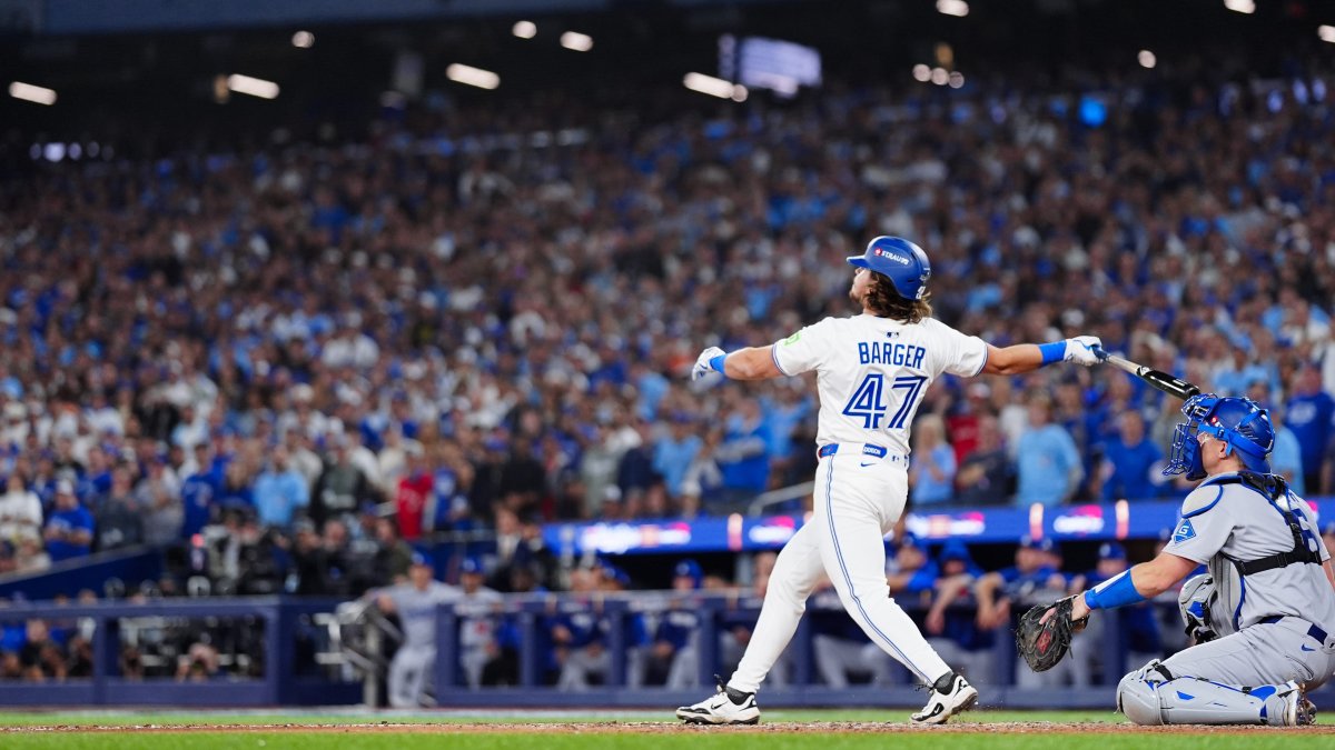 Blue Jays win World Series Game 1 with historic swing, big inning – NBC4 Washington