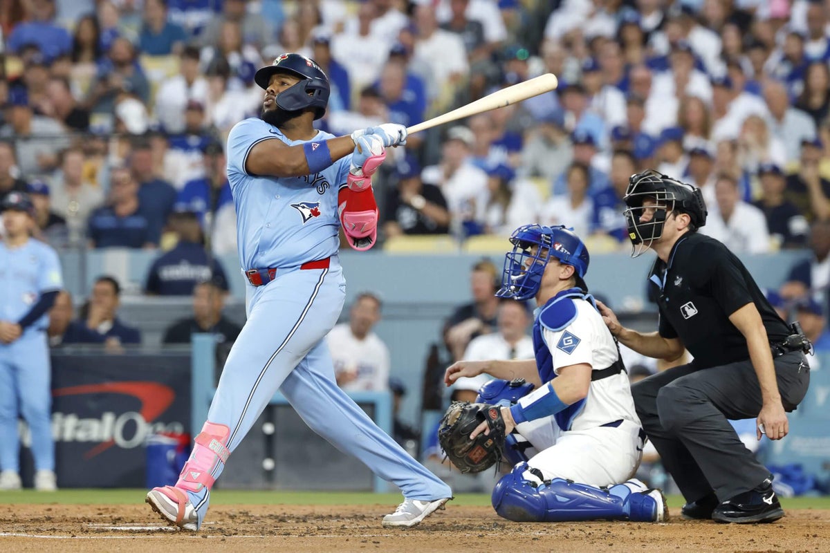Vladimir Guerrero Jr.’s World Series-changing swing tops Dodgers — and his Hall of Fame dad