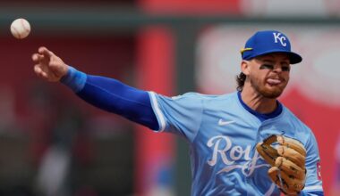 Witt Jr. part of Royals trio named finalists for AL Gold Glove awards