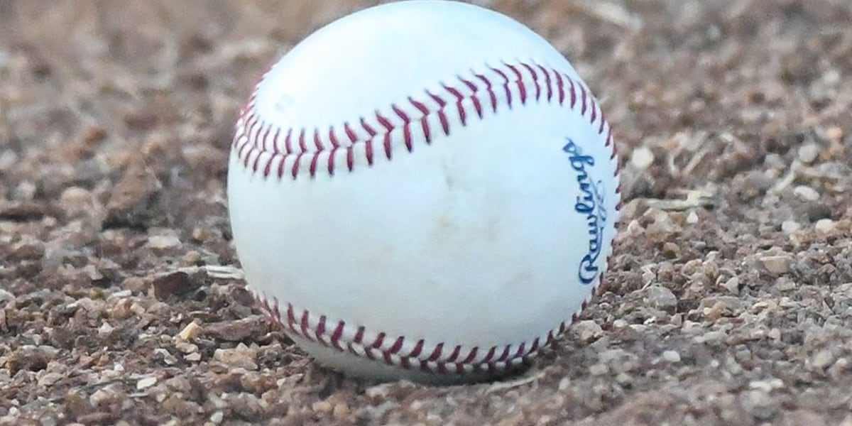 Royals fan files suit after ousted from game for fishing ball out of fountain