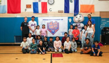 Mets pitcher Reed Garrett and Mr. Met encourage students at Woodhaven elementary school to stay active – QNS