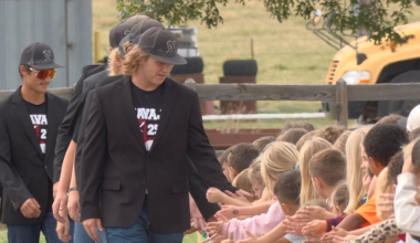 Navajo sends state-bound baseball team off with parade
