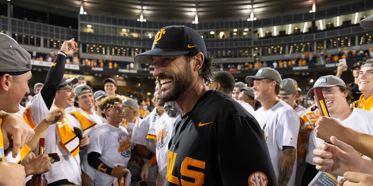 Tony Vitello could leave Tennessee for Giants manager position, decision expected in coming days