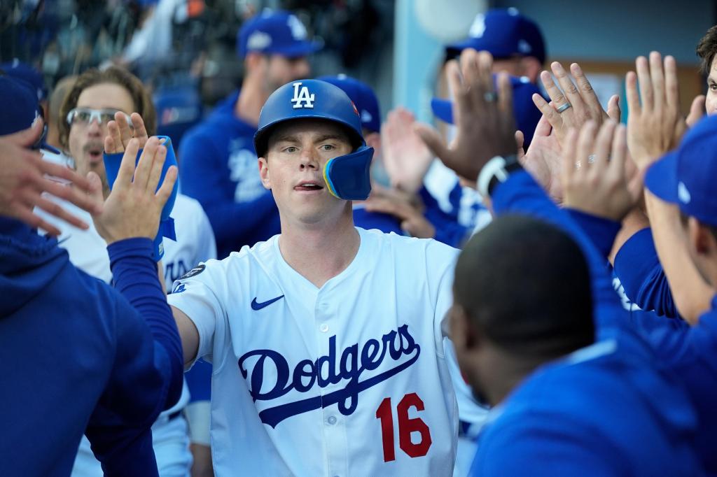 Los Angeles Dodgers beat Milwaukee Brewers 3-1