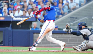 Blue Jays thrash Yankees 13-7