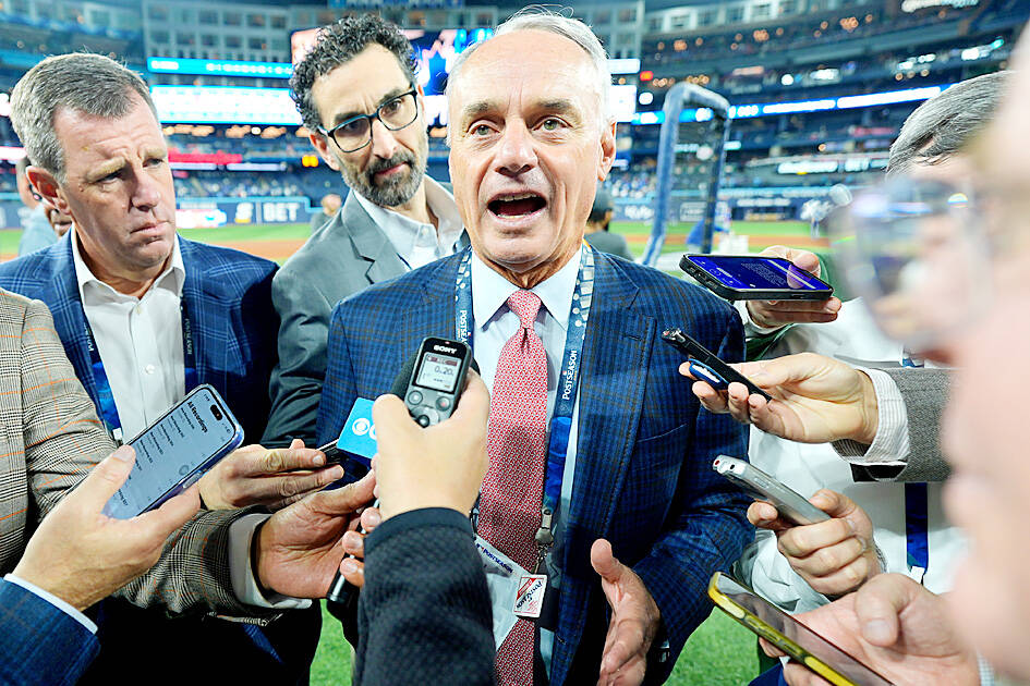 Manfred optimistc MLB stars will play at LA Games