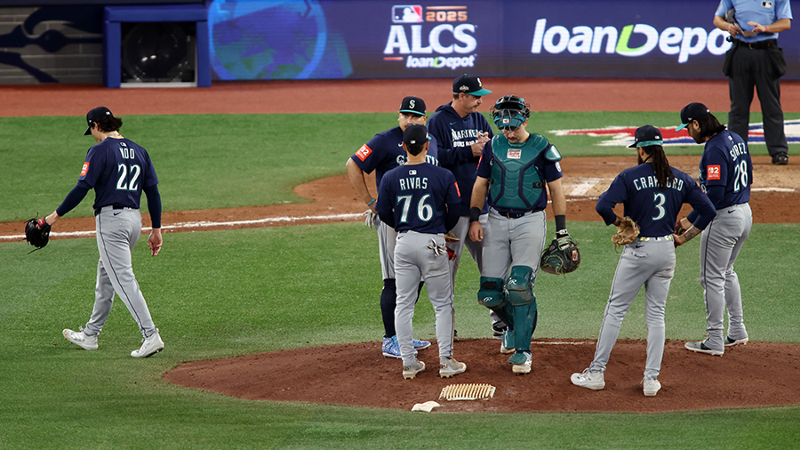 Seattle Mariners Bryan Woo pitching change Game 7 ALCS Toronto Blue Jays 2025...