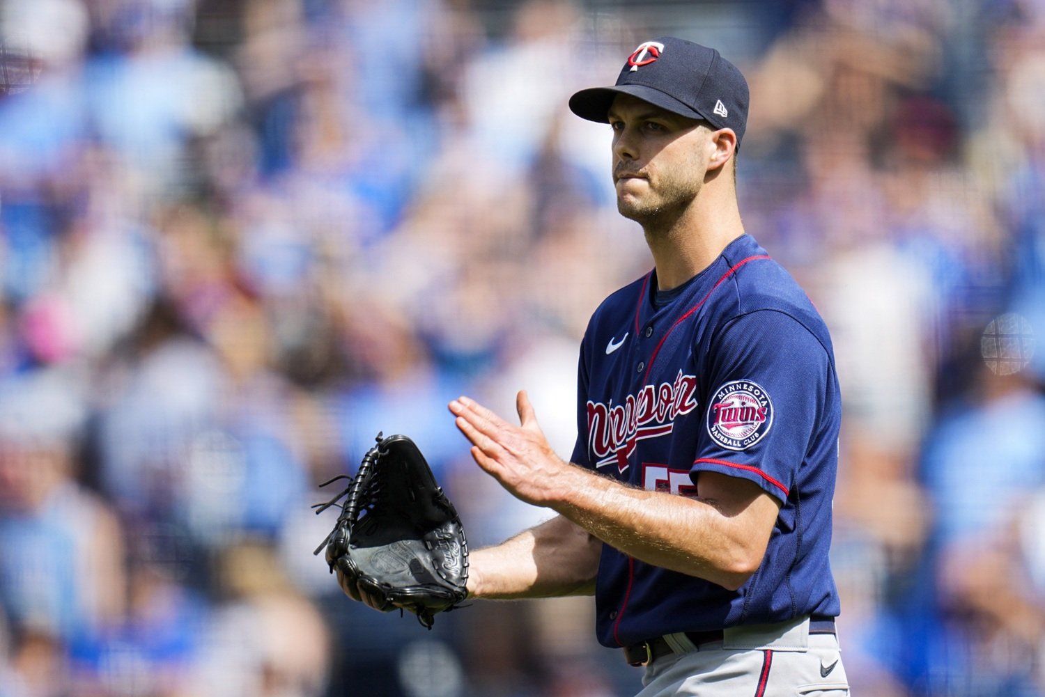 Bringing Back Familiar Lefties Could Help Rebuild Minnesota Twins Bullpen - Twins