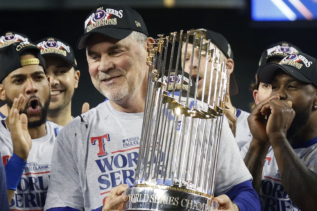 Texas Rangers split with World Series winning manager Bruce Bochy