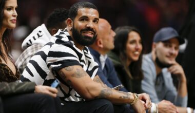 Drake Posts 3-Word Message Ahead of Dodgers, Blue Jays World Series
