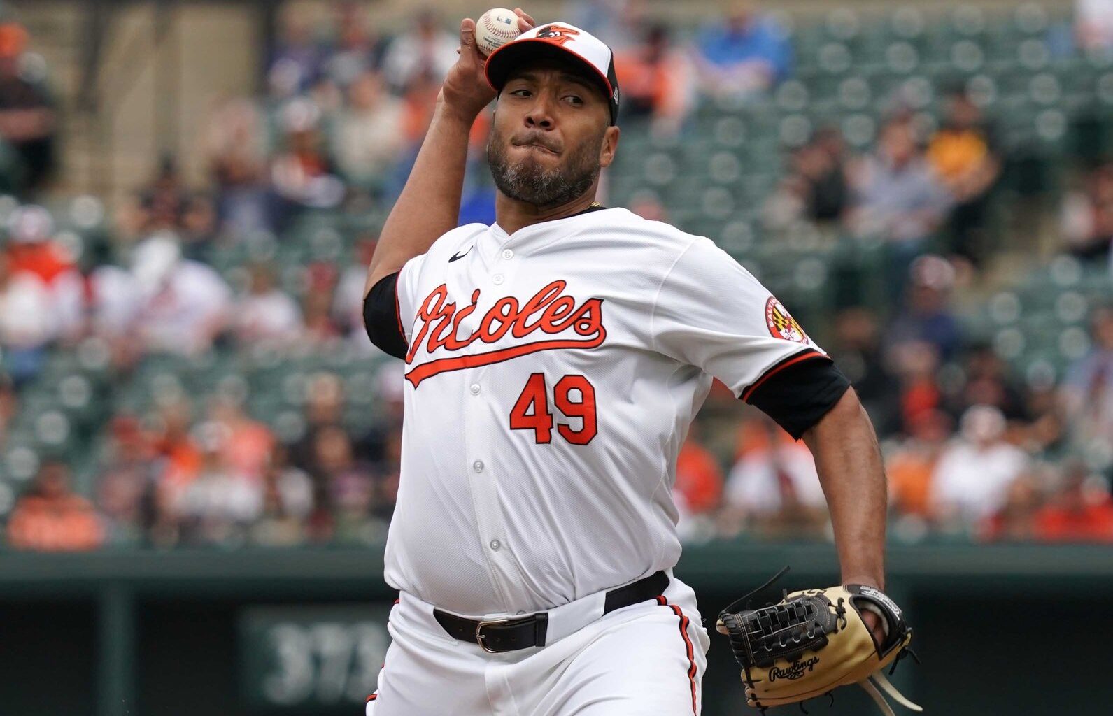 Orioles reliever Albert Suárez has reportedly avoided a UCL injury and should be on track for Opening Day 2026.